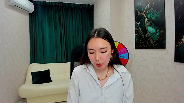 Snapshot of AnnaReyla chatting on March 12, 2025, 5:17 pm AnnaReyla online show from March 12, 2025, 5:17 pm