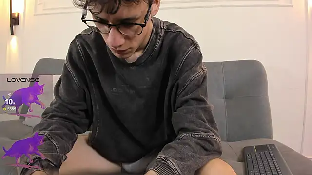 Snapshot of Cum_hunters chatting on March 3, 2026, 3:24 am Cum hunters online show from March 3, 2026, 3:24 am