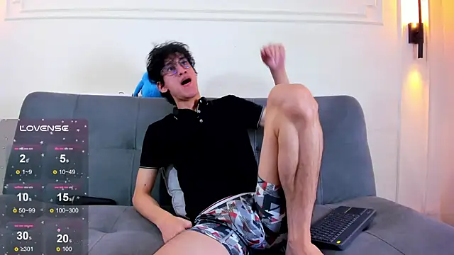 Snapshot of Cum_hunters chatting on July 17, 2026, 3:37 am Cum hunters online show from July 17, 2026, 3:37 am