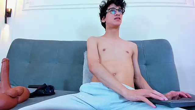 Snapshot of Cum_hunters chatting on February 15, 2026, 7:51 am Cum hunters online show from February 15, 2026, 7:51 am