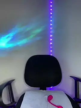 vane foxxx online show from February 26, 2025, 8:06 am