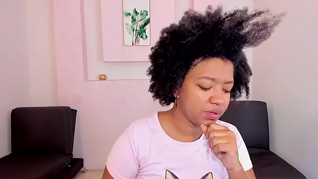 AishaHil online show from January 26, 2025, 12:01 pm