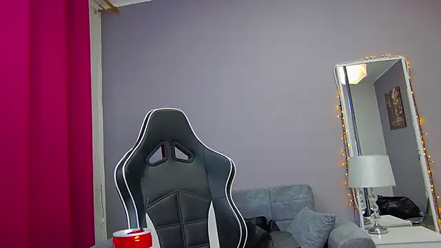 Eva Lovvia  online show from February 17, 2025, 8:38 pm