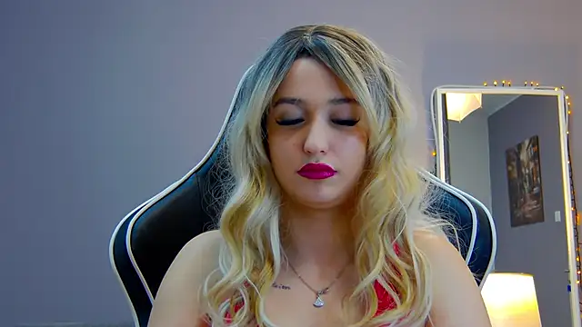 Eva Lovvia  online show from March 14, 2025, 9:10 pm