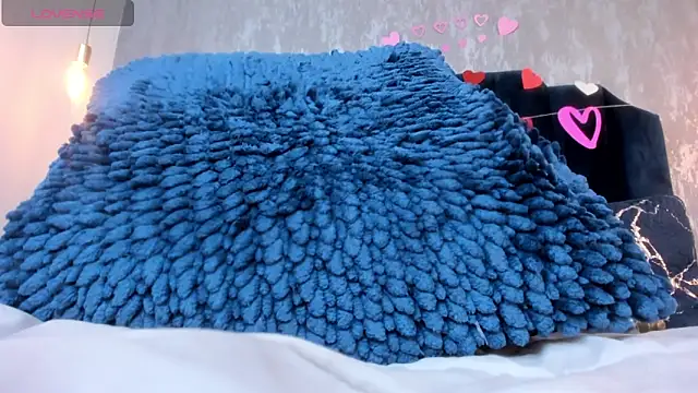 Isis ariany  online show from March 3, 2025, 3:54 pm