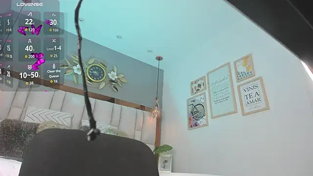 Snapshot of ArianaGolden chatting on November 4, 2025, 2:43 pm ArianaGolden online show from November 4, 2025, 2:43 pm