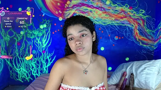 lucie petite online show from October 10, 2025, 6:20 pm