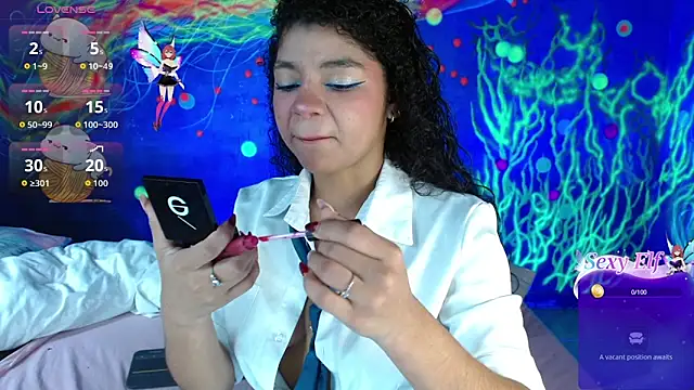 lucie petite online show from January 5, 2026, 6:33 pm