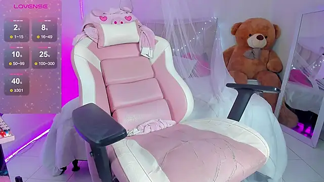 Snapshot of Lola_Oberly_xxx chatting on February 12, 2025, 2:14 am Lola Oberly xxx online show from February 12, 2025, 2:14 am