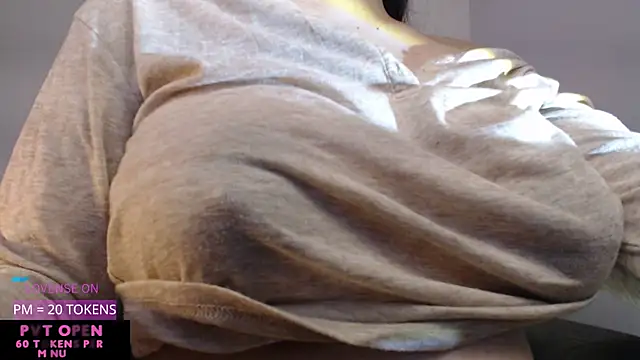 crystalll room online show from October 11, 2025, 6:36 am