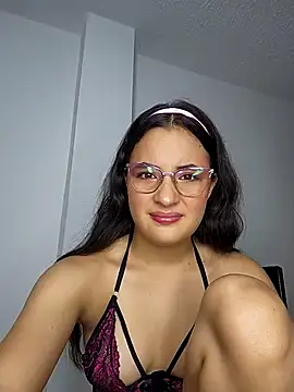 baaby-miiaa online show from February 27, 2025, 3:18 am