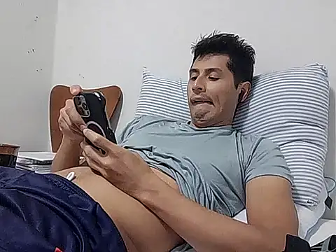 PerroDemonioHot online show from September 18, 2025, 4:04 am