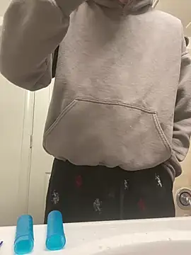 PerroDemonioHot online show from February 27, 2025, 6:24 am