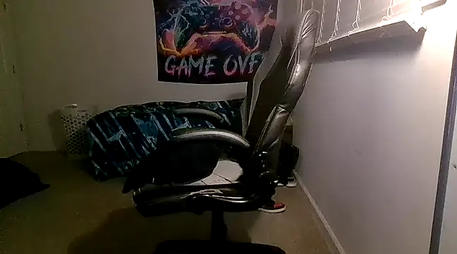 PerroDemonioHot online show from February 17, 2025, 5:04 am