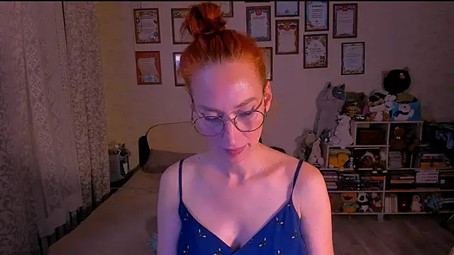 red rocco online show from March 22, 2025, 7:42 pm