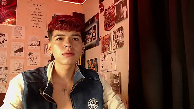 Snapshot of Mickey_Magic chatting on March 14, 2025, 6:32 am Mickey Magic online show from March 14, 2025, 6:32 am