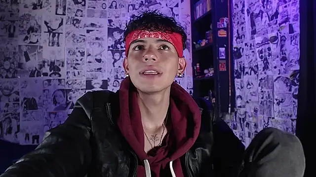 Snapshot of Mickey_Magic chatting on November 21, 2025, 7:02 pm Mickey Magic online show from November 21, 2025, 7:02 pm