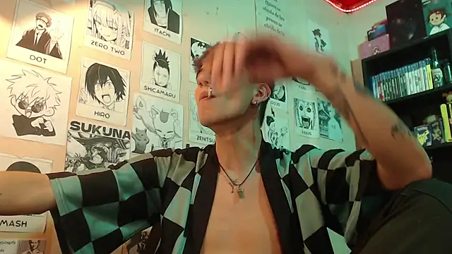 Snapshot of Mickey_Magic chatting on February 27, 2025, 5:29 am Mickey Magic online show from February 27, 2025, 5:29 am