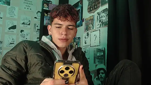 Snapshot of Mickey_Magic chatting on March 19, 2025, 7:51 am Mickey Magic online show from March 19, 2025, 7:51 am