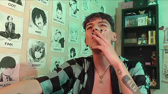 Snapshot of Mickey_Magic chatting on February 13, 2025, 6:41 am Mickey Magic online show from February 13, 2025, 6:41 am