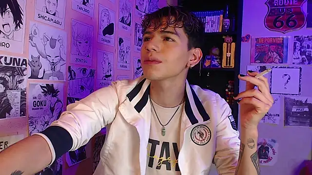 Snapshot of Mickey_Magic chatting on March 6, 2025, 4:41 am Mickey Magic online show from March 6, 2025, 4:41 am