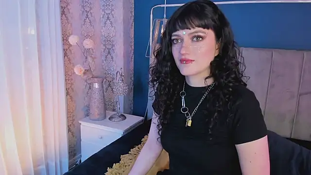 JeanneSabatier online show from October 7, 2025, 7:48 pm