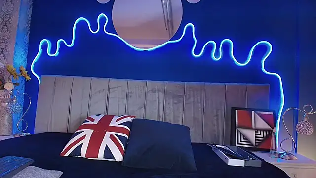 JeanneSabatier online show from March 5, 2026, 7:54 pm