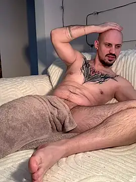 Snapshot of AssHunter4k chatting on February 1, 2026, 8:23 am AssHunter4k online show from February 1, 2026, 8:23 am