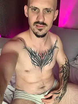 Snapshot of AssHunter4k chatting on September 15, 2025, 6:08 pm AssHunter4k online show from September 15, 2025, 6:08 pm