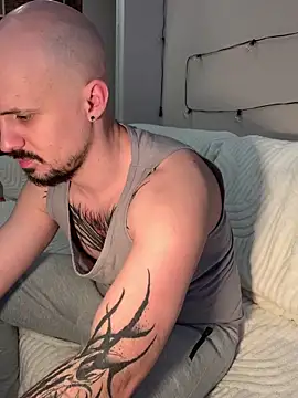 Snapshot of AssHunter4k chatting on February 10, 2026, 8:02 am AssHunter4k online show from February 10, 2026, 8:02 am