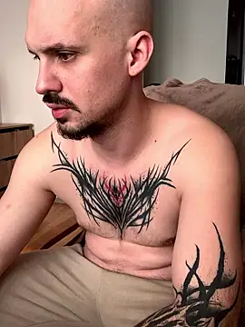 Snapshot of AssHunter4k chatting on January 16, 2026, 9:02 am AssHunter4k online show from January 16, 2026, 9:02 am