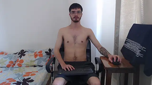 Aleex Miller online show from November 3, 2025, 4:32 pm