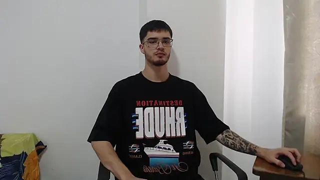 Aleex Miller online show from October 5, 2025, 8:32 pm