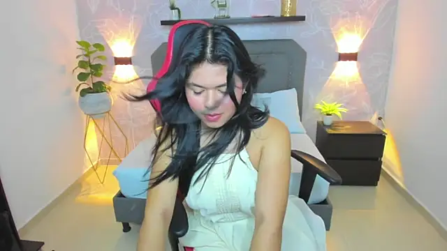 Snapshot of adarna13_ chatting on February 18, 2025, 2:27 am adarna13 online show from February 18, 2025, 2:27 am