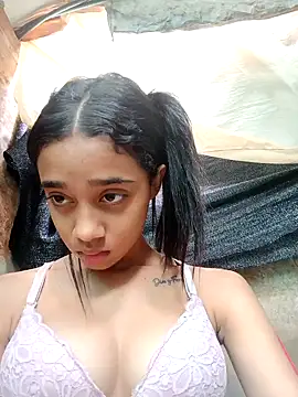 Snapshot of Zoe_Sweett18 chatting on February 3, 2025, 1:19 pm Zoe Sweett18 online show from February 3, 2025, 1:19 pm