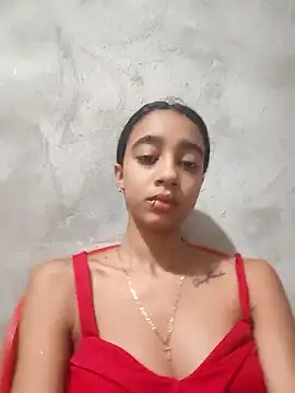 Snapshot of Zoe_Sweett18 chatting on February 3, 2026, 12:32 pm Zoe Sweett18 online show from February 3, 2026, 12:32 pm