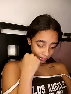 Zoe Sweett18 online show from March 13, 2026, 7:08 pm