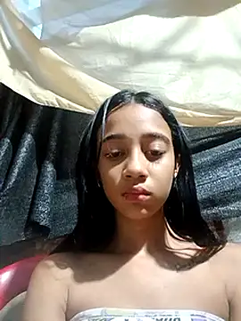 Snapshot of Zoe_Sweett18 chatting on February 28, 2025, 11:01 pm Zoe Sweett18 online show from February 28, 2025, 11:01 pm