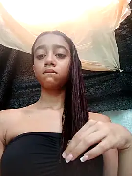 Snapshot of Zoe_Sweett18 chatting on February 20, 2025, 7:19 pm Zoe Sweett18 online show from February 20, 2025, 7:19 pm