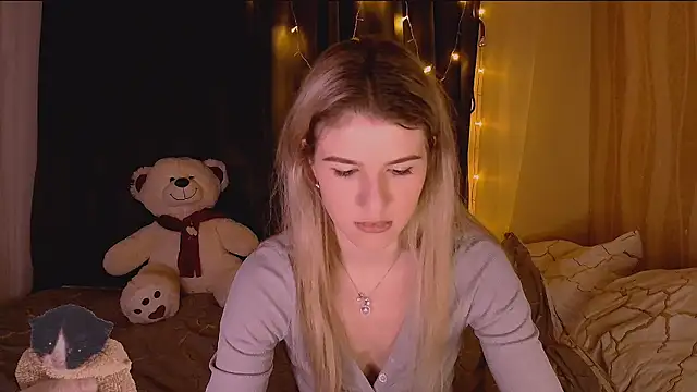 Melissa smith  online show from December 16, 2025, 3:27 pm