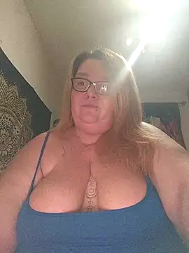 Snapshot of diosacurvy1984 chatting on February 8, 2026, 10:40 pm diosacurvy1984 online show from February 8, 2026, 10:40 pm