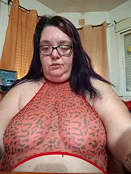 Snapshot of diosacurvy1984 chatting on February 25, 2026, 10:04 am diosacurvy1984 online show from February 25, 2026, 10:04 am