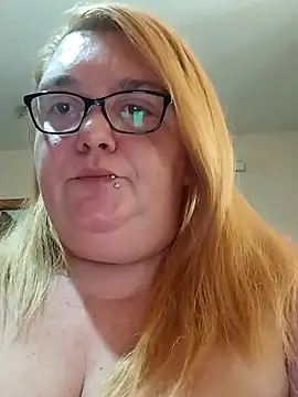 diosacurvy1984 online show from October 18, 2025, 9:00 am