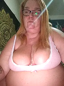 diosacurvy1984 online show from October 23, 2025, 9:02 pm