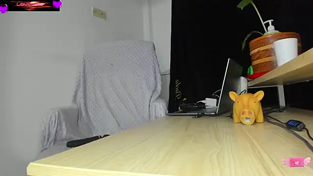 VioletParkker online show from March 1, 2026, 2:11 am