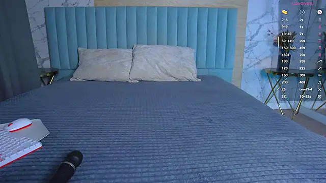 Snapshot of AmberShays chatting on October 17, 2025, 5:04 pm AmberShays online show from October 17, 2025, 5:04 pm