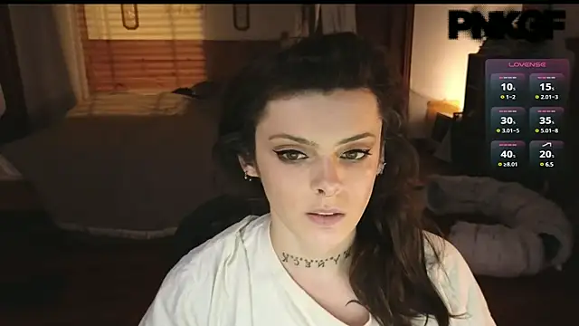 Snapshot of bunnierotten chatting on February 13, 2025, 9:27 pm bunnierotten online show from February 13, 2025, 9:27 pm