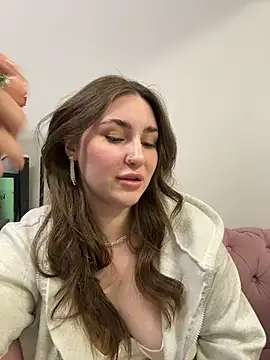 Snapshot of KiraBarlows chatting on February 3, 2026, 2:53 am KiraBarlows online show from February 3, 2026, 2:53 am