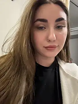 Snapshot of KiraBarlows chatting on February 18, 2026, 9:00 pm KiraBarlows online show from February 18, 2026, 9:00 pm