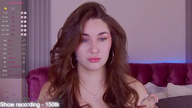 Snapshot of KiraBarlows chatting on February 1, 2026, 8:29 pm KiraBarlows online show from February 1, 2026, 8:29 pm